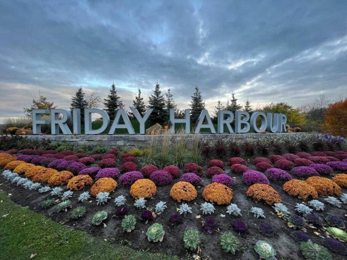 Stunning Stayz At Friday Harbour Beach Marina Resort Lake Simcoe Innisfil Zewnętrze zdjęcie